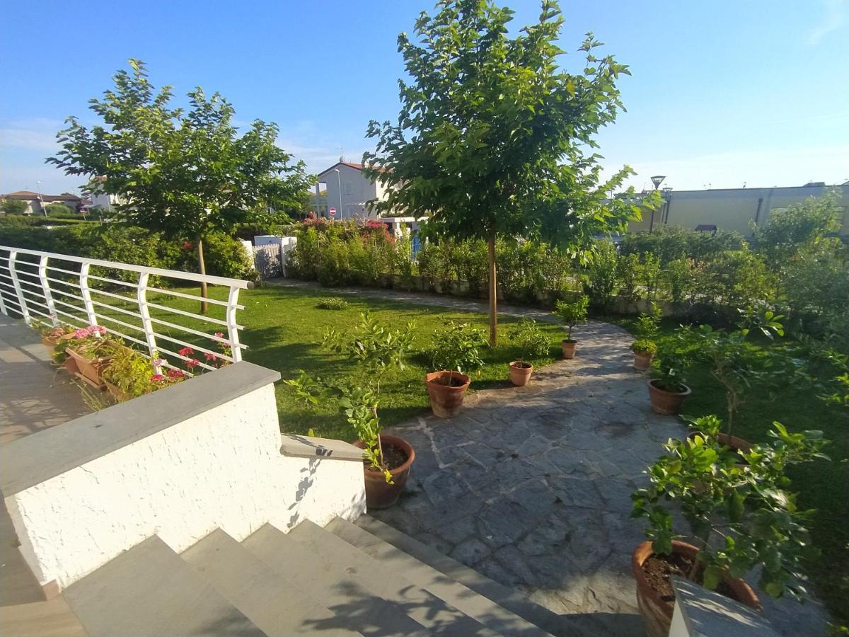 B&B Villa La Bouganville 카마이오레 외부 사진